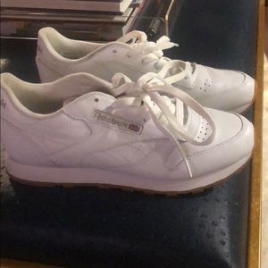 Redbox Classic White sneakers women’s size 7.5